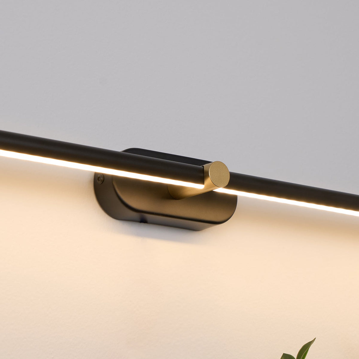 Lineaire Wandlamp Met Slanke Vorm En Zachte LED Verlichting