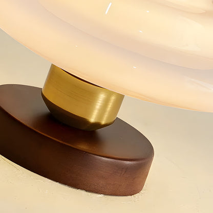 Plafondlamp Met Houten Accenten En Glazen Kap Voor Scandinavische Sfeer