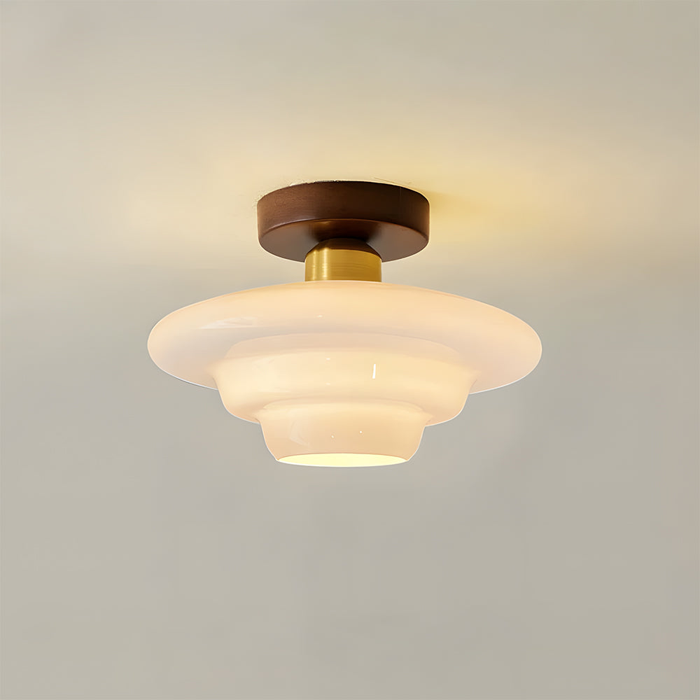 Plafondlamp Met Houten Accenten En Glazen Kap Voor Scandinavische Sfeer