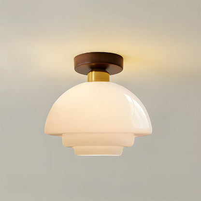 Plafondlamp Met Houten Accenten En Glazen Kap Voor Scandinavische Sfeer