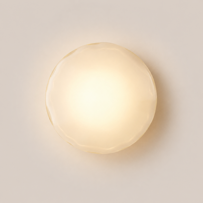 Compacte Wandlamp Met Geribbeld Glas En Sfeervolle Lichtverspreiding