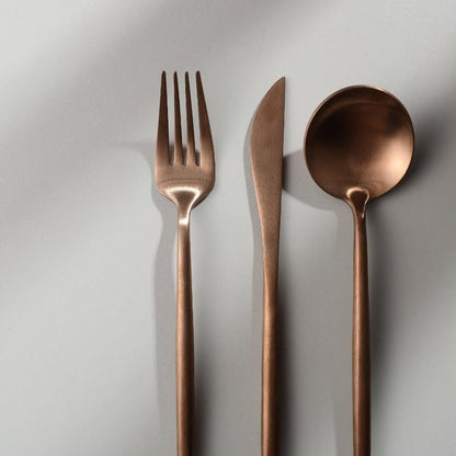 Luxe Bestekset Van RVS Met Matte Afwerking Voor Een Moderne Tafelsetting
