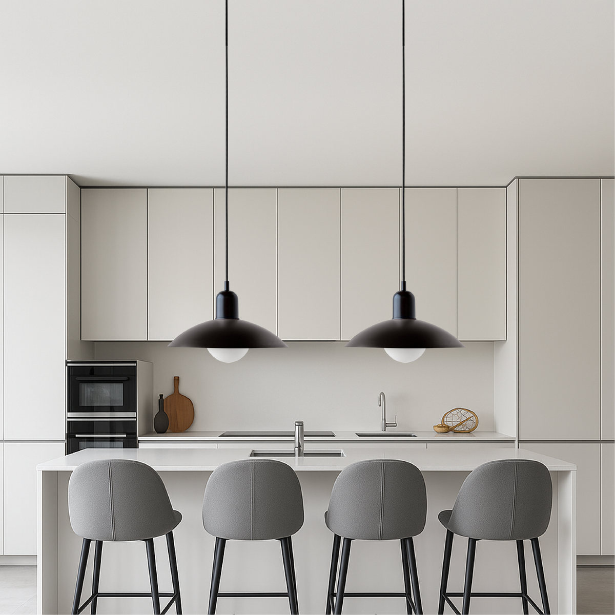 Metalen Hanglamp Met Lage Kap En Scandinavische Lijnen