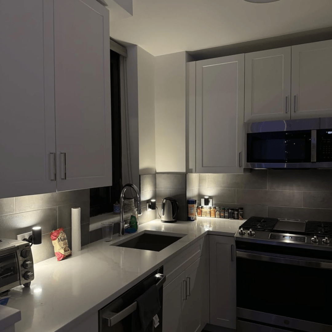 Dimbare led stekkerlamp met automatische lichtsensor