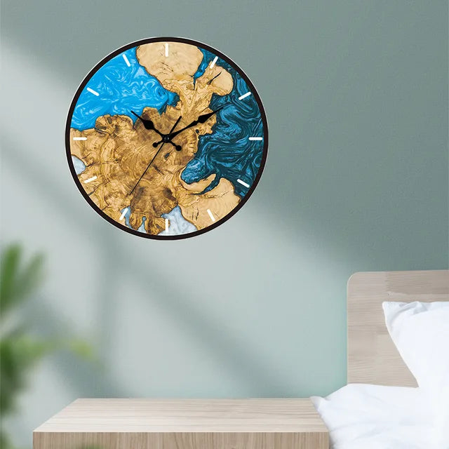 Moderne Wandklok Met Houtlook Afwerking En Stil Quartzuurwerk