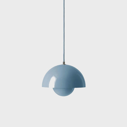Scandinavische Hanglamp Met Halfronde Kap En Tijdloos Design