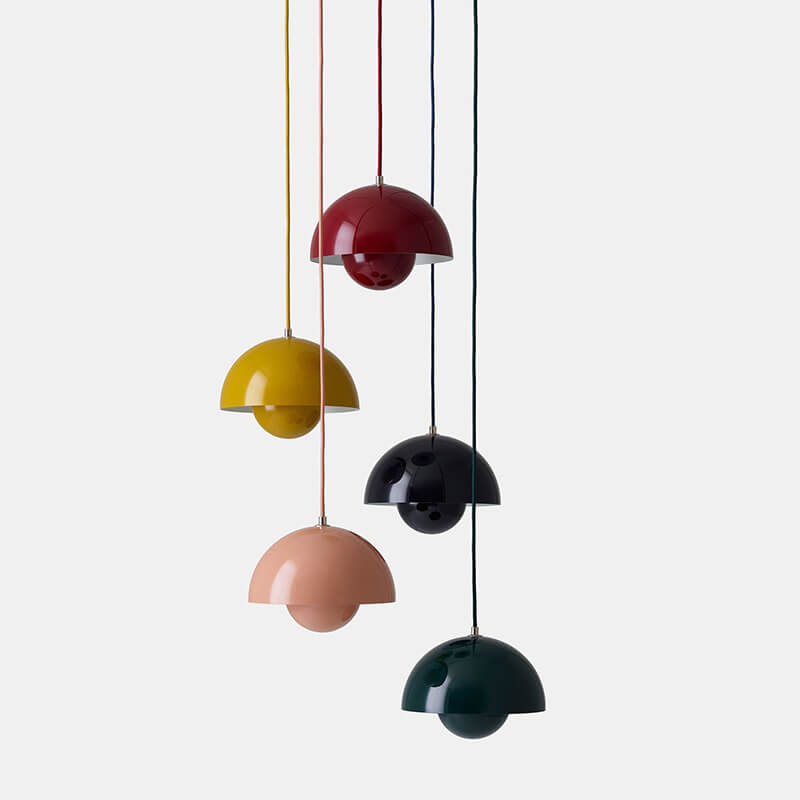 Scandinavische Hanglamp Met Halfronde Kap En Tijdloos Design