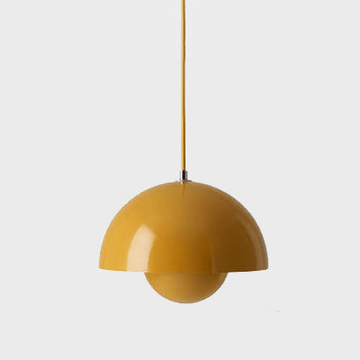 Scandinavische Hanglamp Met Halfronde Kap En Tijdloos Design