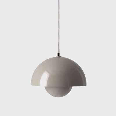 Scandinavische Hanglamp Met Halfronde Kap En Tijdloos Design