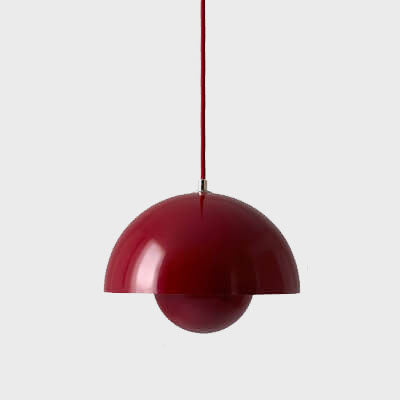 Scandinavische Hanglamp Met Halfronde Kap En Tijdloos Design