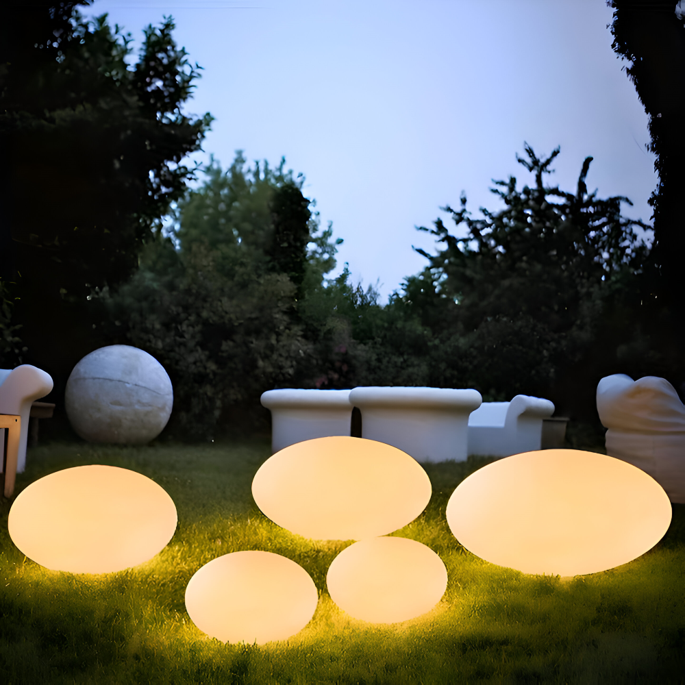 Decoratieve Tuinlamp In Steenvorm Met Solarverlichting Voor Buitenruimtes