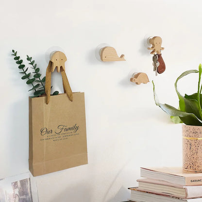 Houten Wandhaken Met Speels Ontwerp En Scandinavische Uitstraling