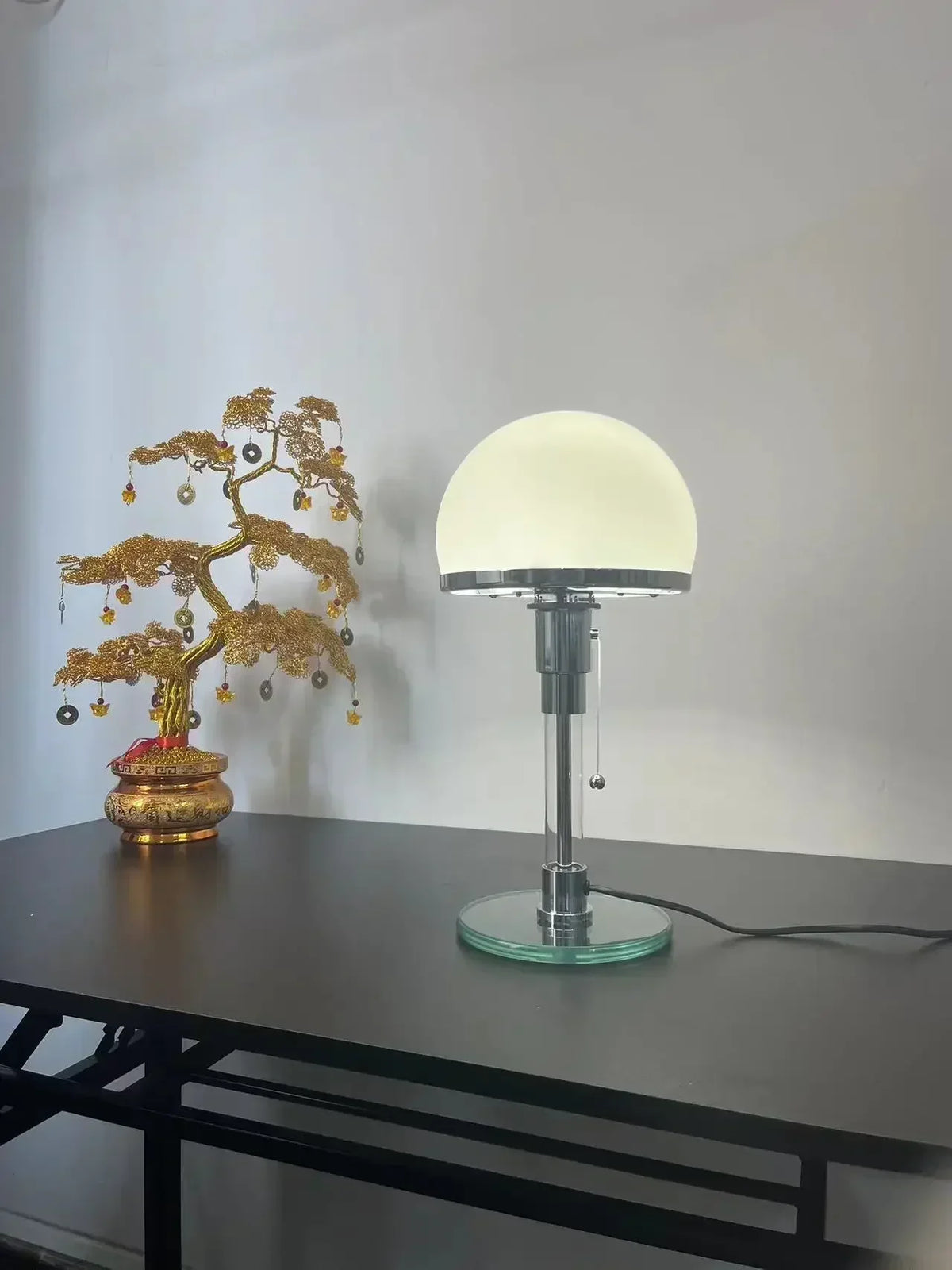 Bauhaus Tafellamp Met Glazen Bollen En Chromen Voet
