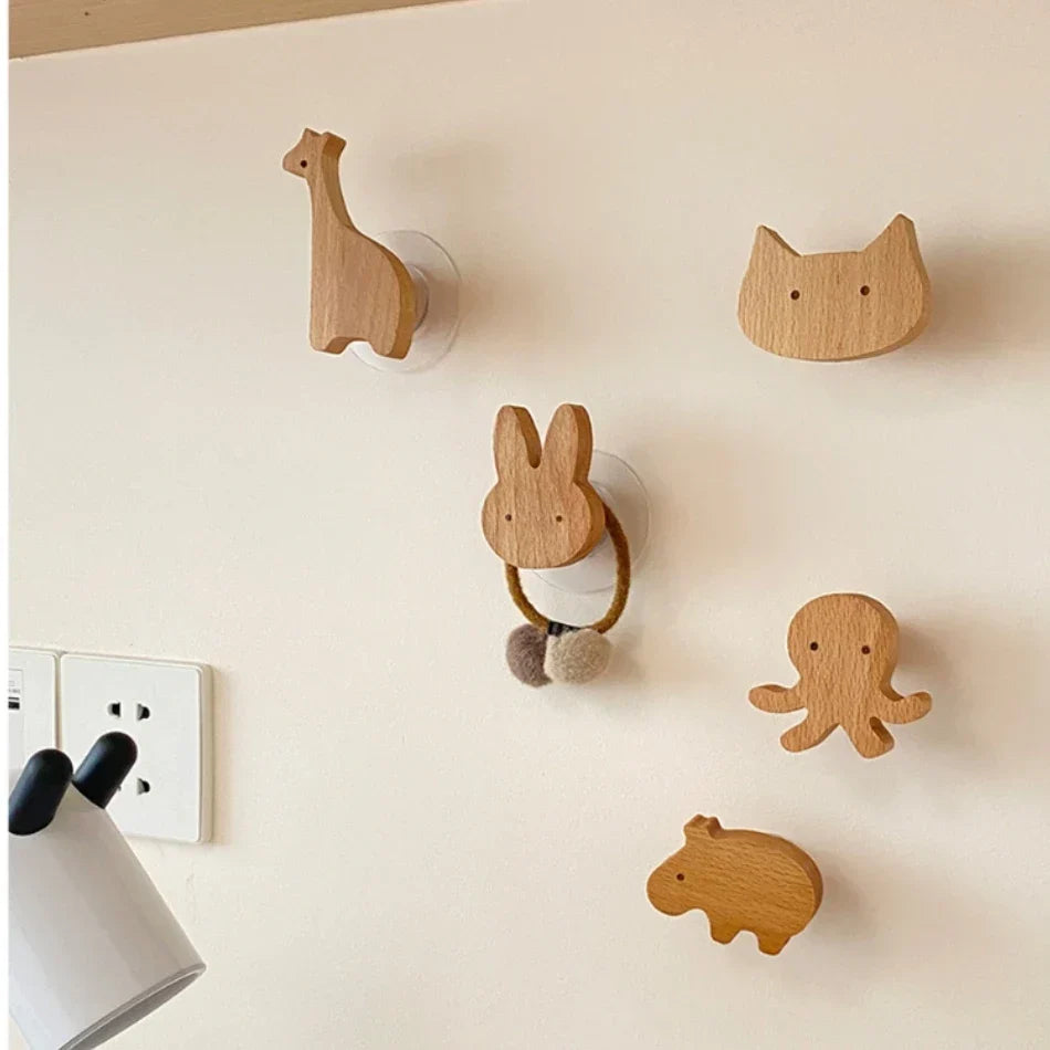 Houten Wandhaken Met Speels Ontwerp En Scandinavische Uitstraling