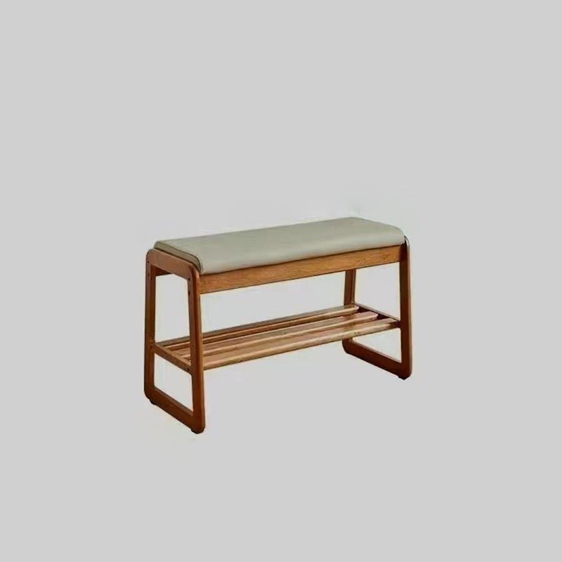 Scandinavische schoenenbank met houten frame en gevoerde zitting