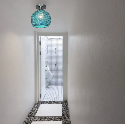 Metalen Plafondlamp Met Gevlochten Globe En Decoratieve Lichtpatronen