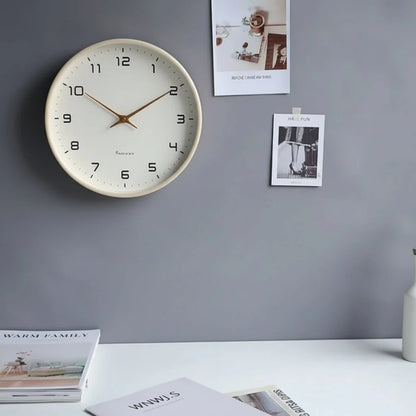 Scandinavische Houten Wandklok Met Stil Uurwerk