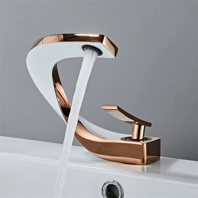 Wastafelkraan van Messing met Draaibare Uitloop en Hendel