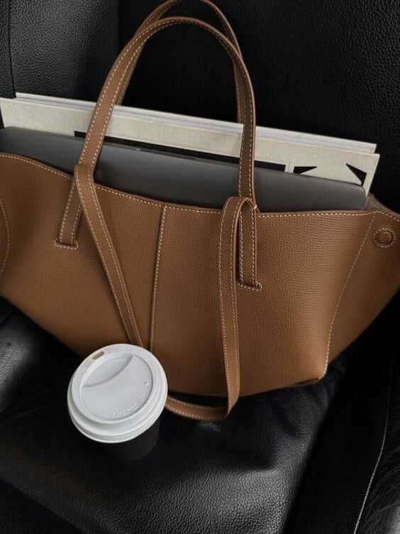Luxe Tote Tas Met Ruime Opbergvakken En Tijdloze Uitstraling
