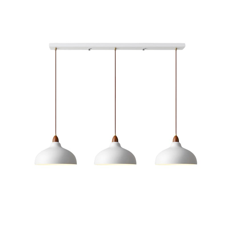 Houten Hanglamp Met Gebogen Kap En Scandinavische Lijnen