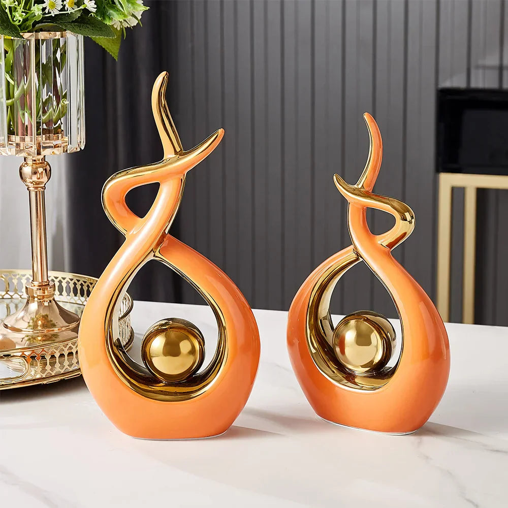 Keramische Sculptuur Met Abstract Ontwerp En Gouden Accenten