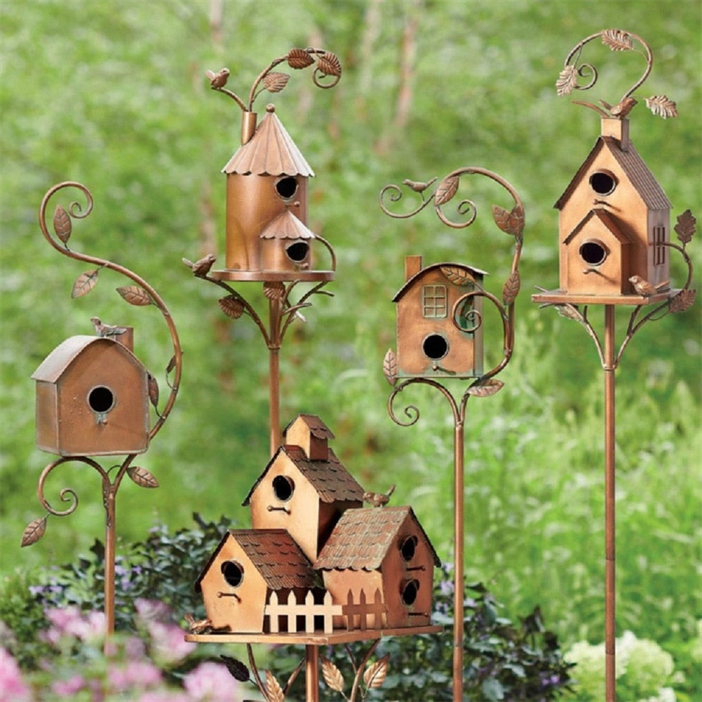 Metalen Vogelhuisje Met Artistiek Ontwerp En Stevige Tuinsteker