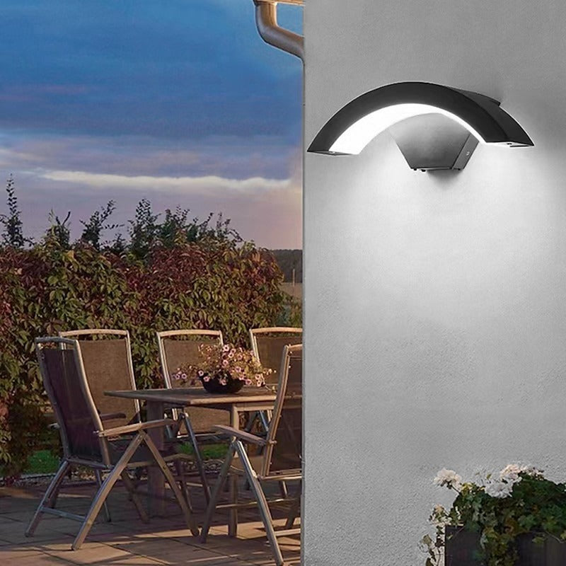 Moderne Buitenwandlamp met Gebogen LED Arm