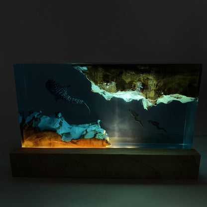 WhaleGlow Resinlamp – Handgemaakte Zeegezicht Bedlamp voor Slaapkamerdecoratie