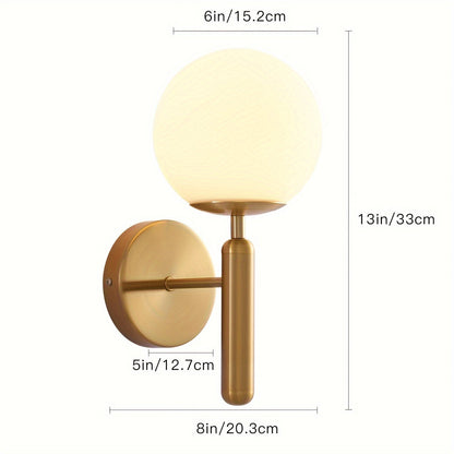 Glazen Wandlamp Met Moderne Bolvorm Voor Zachte Elegante Sfeerverlichting