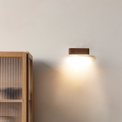 Draadloze LED Bureaulamp Van Massief Hout Met Magnetische Bevestiging