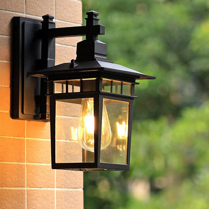 Buitenwandlamp Met Klassiek Ontwerp En Weerbestendige Constructie