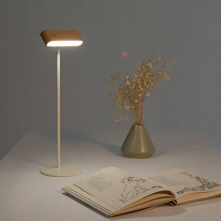 Draadloze LED Bureaulamp Van Massief Hout Met Magnetische Bevestiging