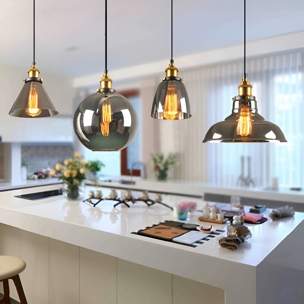 Vintage Hanglamp Met Antiekglazen Lampenkap