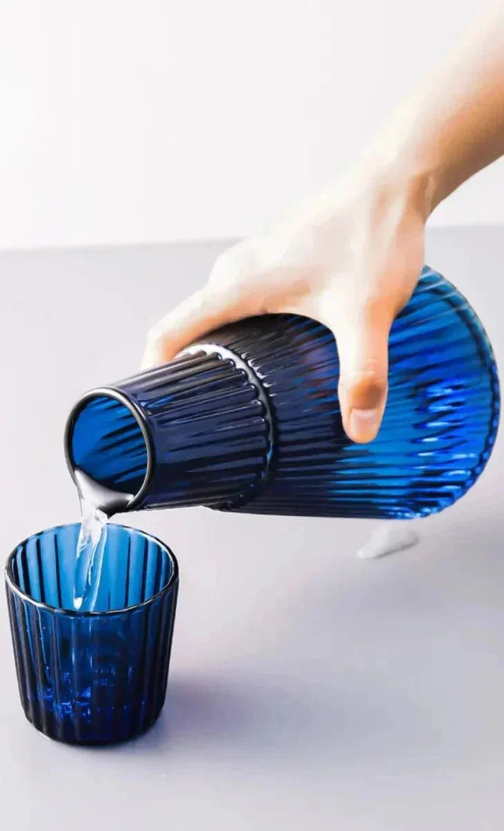 Geribbelde Glazen Karaf met Drinkglas – 1000 ml