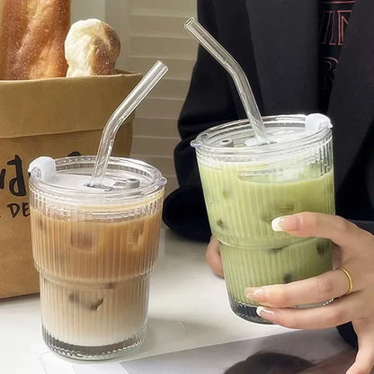 Geribbeld Drinkglas met Deksel en Glazen Rietje