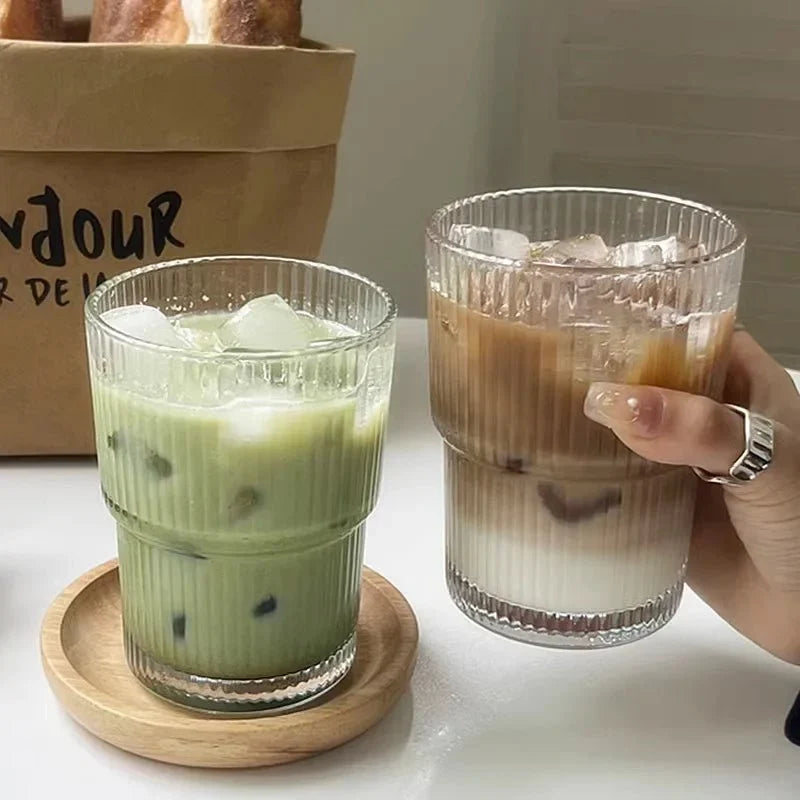 Geribbeld Drinkglas met Deksel en Glazen Rietje