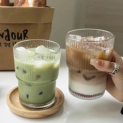 Geribbeld Drinkglas met Deksel en Glazen Rietje