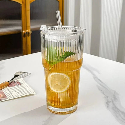 Geribbeld Drinkglas met Deksel en Glazen Rietje