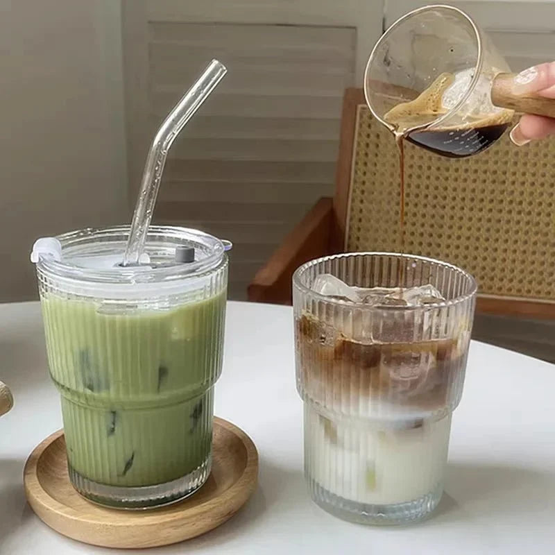 Geribbeld Drinkglas met Deksel en Glazen Rietje