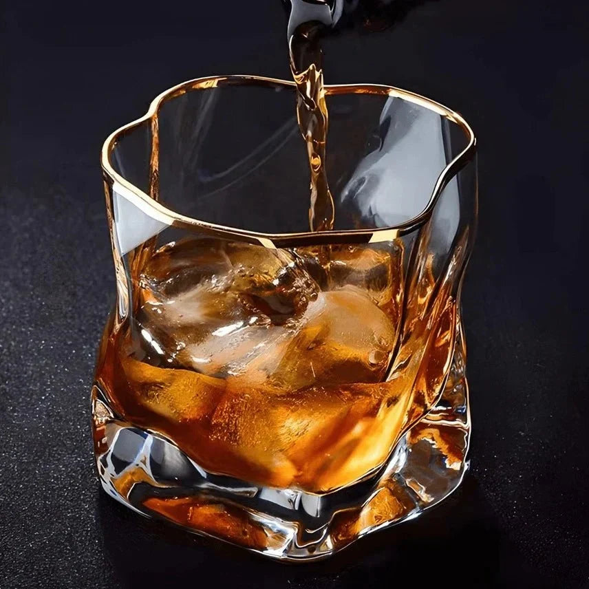 Whiskyglas met Reliëf en Goudkleurige Rand – 300 ml