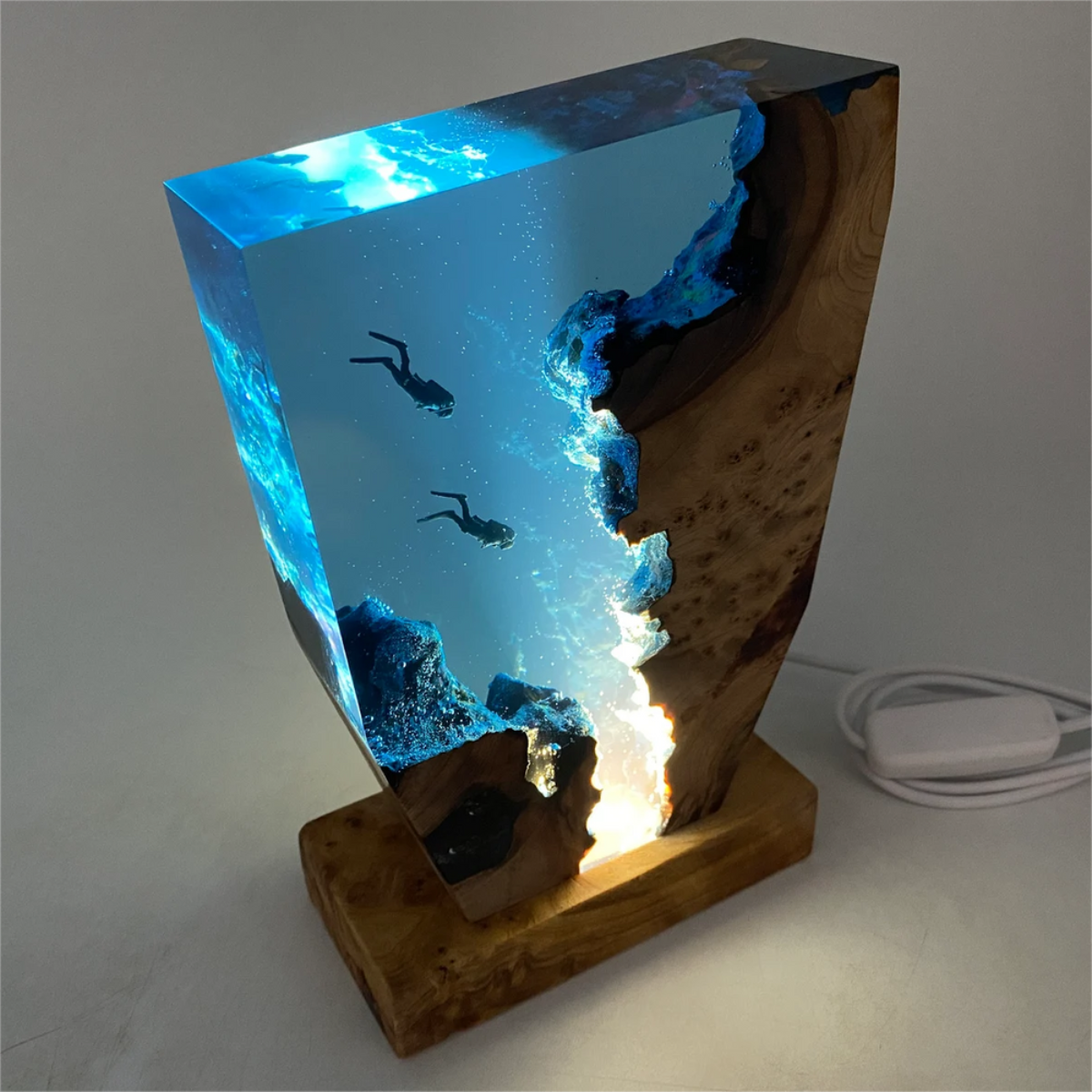 Epoxy Tafellamp Met Onderwaterdesign Voor Sfeervolle En Decoratieve Verlichting