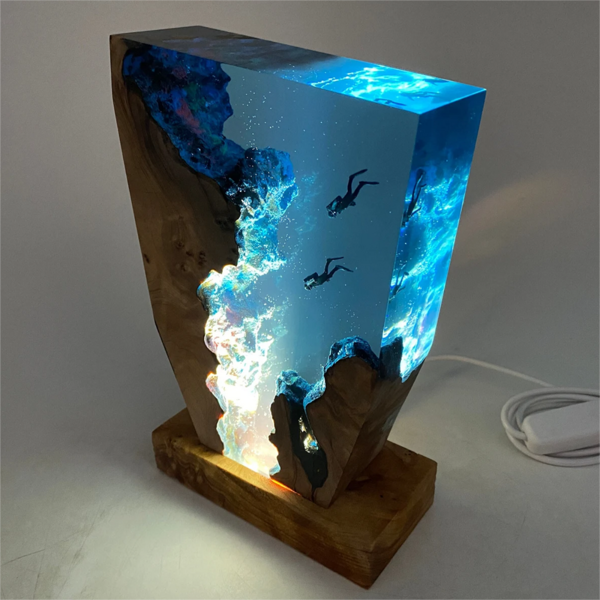 Epoxy Tafellamp Met Onderwaterdesign Voor Sfeervolle En Decoratieve Verlichting