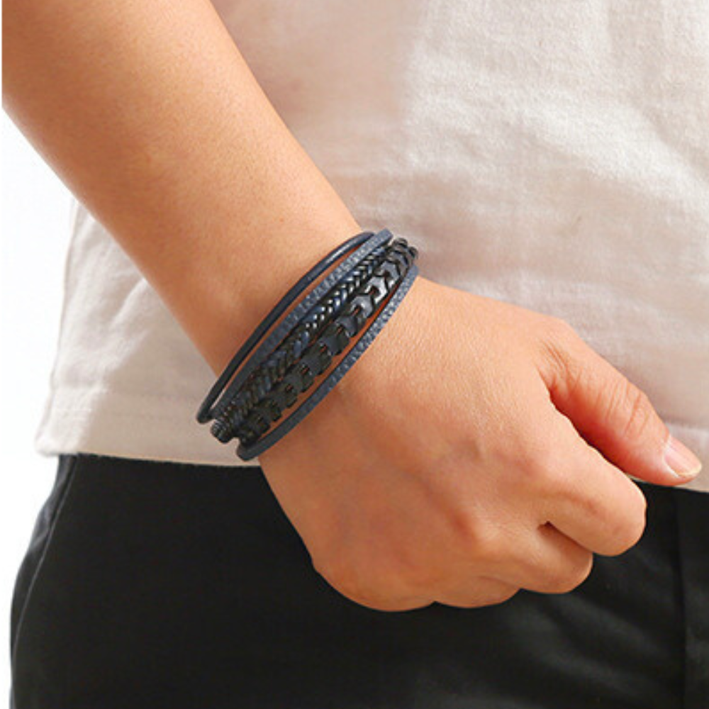 Gevlochten Leren Armband Met Magneetsluiting Voor Een Tijdloze En Verzorgde Uitstraling