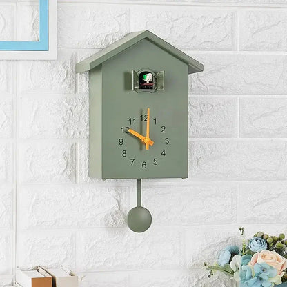 Koekoeksklok met Slinger en Automatische Nachtmodus