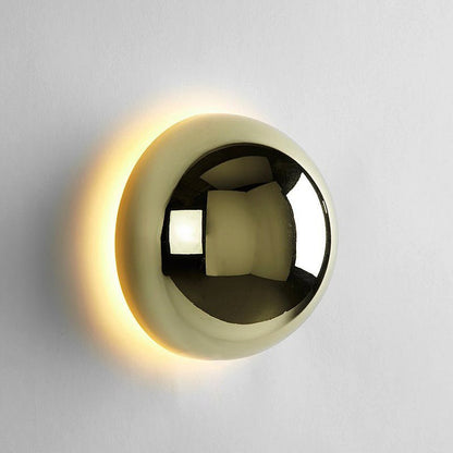 Moderne Wandlamp Met Halo Lichtgloed En Minimalistisch Design