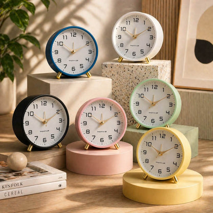 Moderne Tafelklok met Stil Uurwerk en Scandinavische Minimalistische Uitstraling