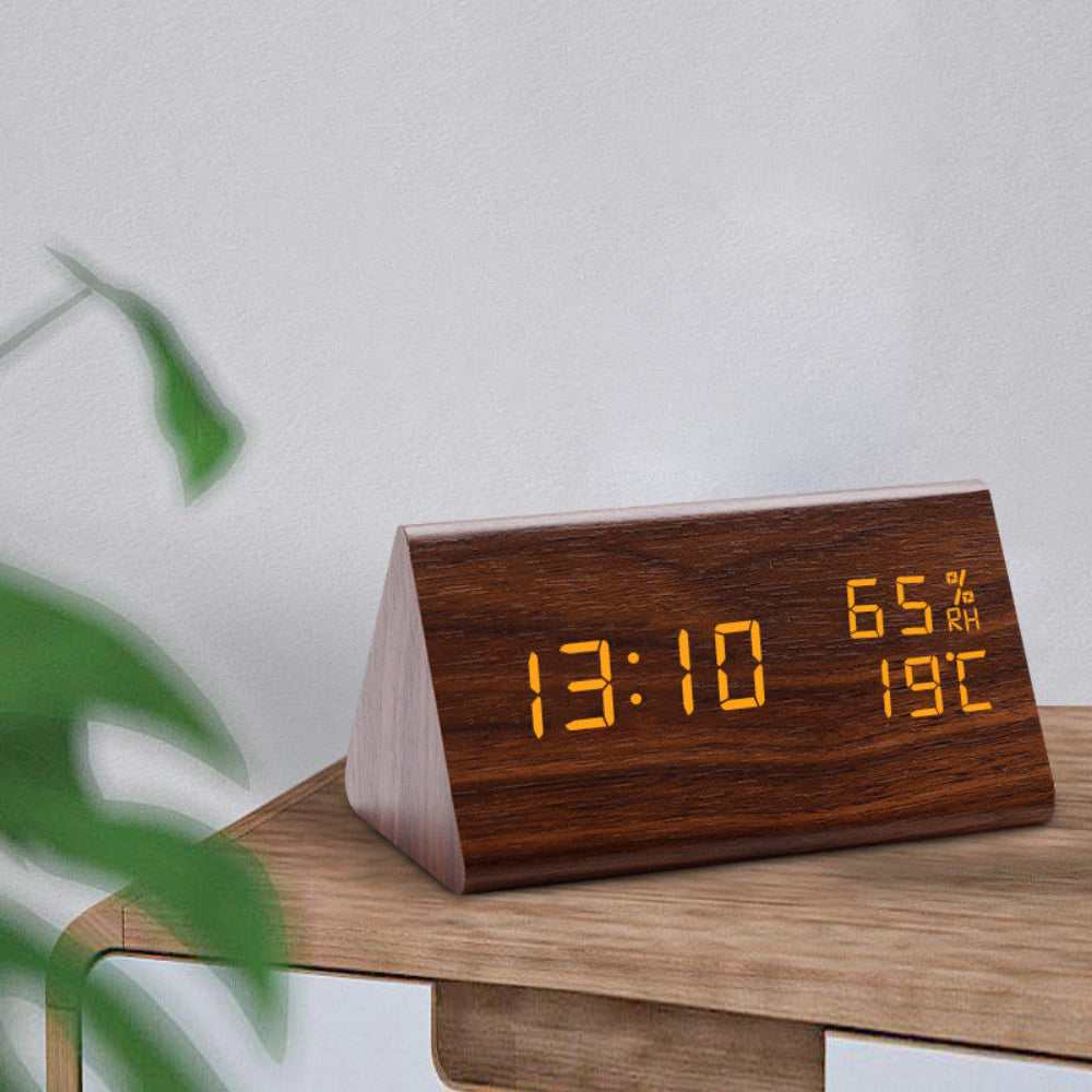 digitale led‑wekker met houtlook behuizing