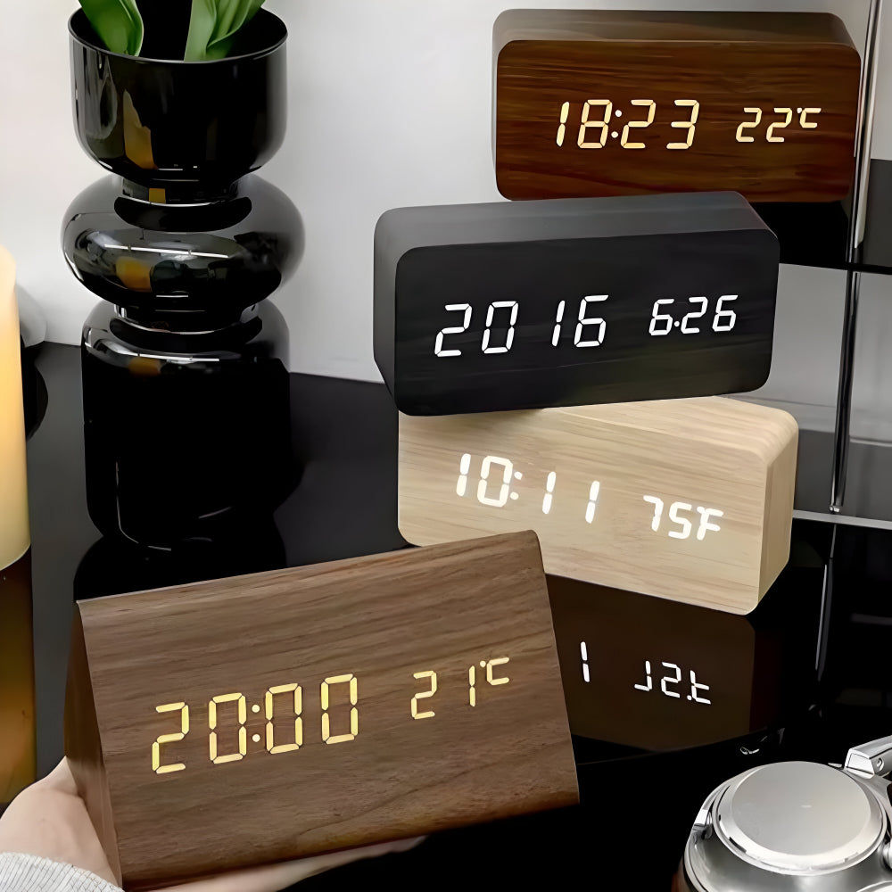Digitale LED‑Klok met Houtlook Behuizing
