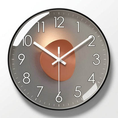Ronde Wandklok Met Donker Uurwerk, Driedimensionaal Detail En Dagelijks Strak Design