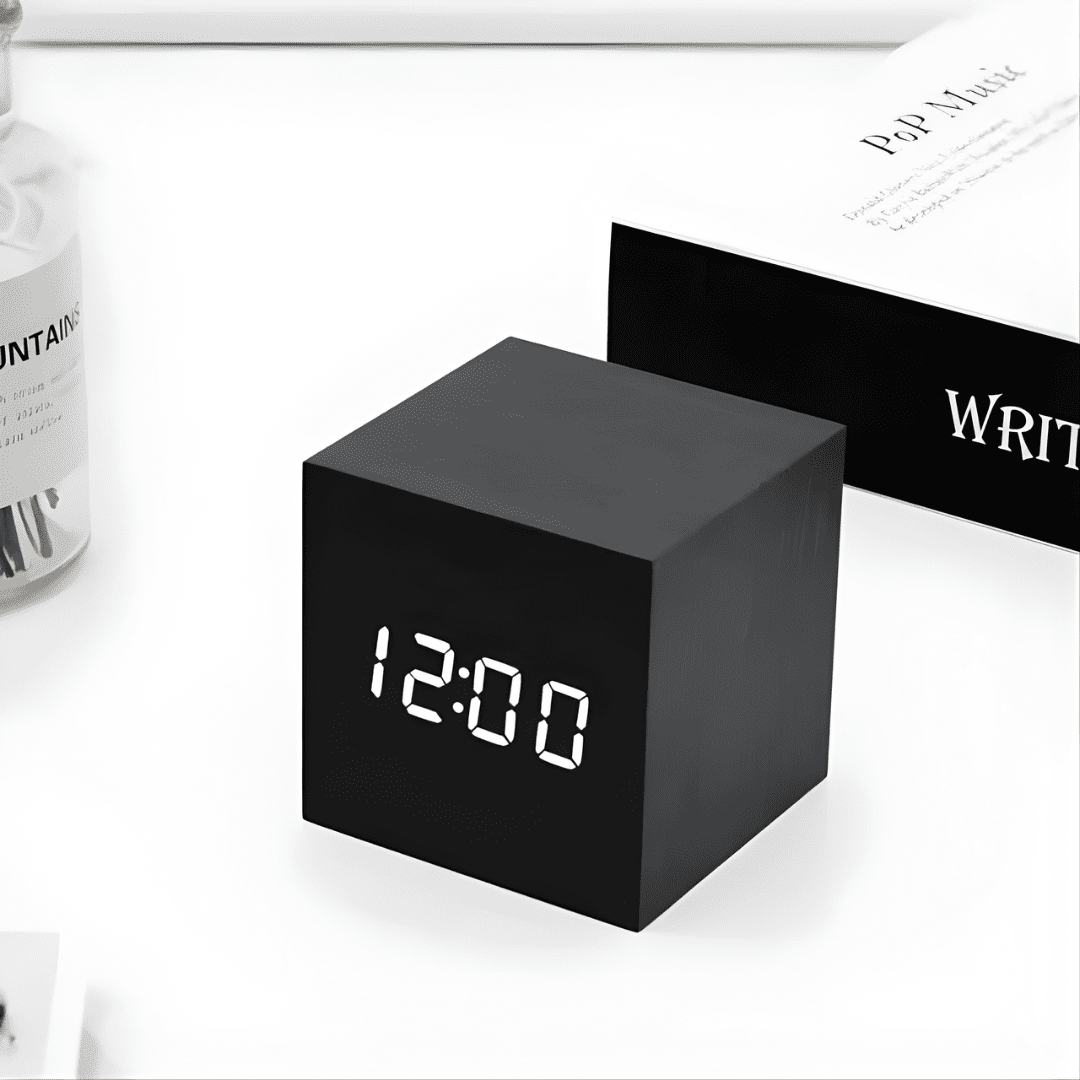 LED Wekker Met Stil Design, Helder Display En Dagelijks Structuur